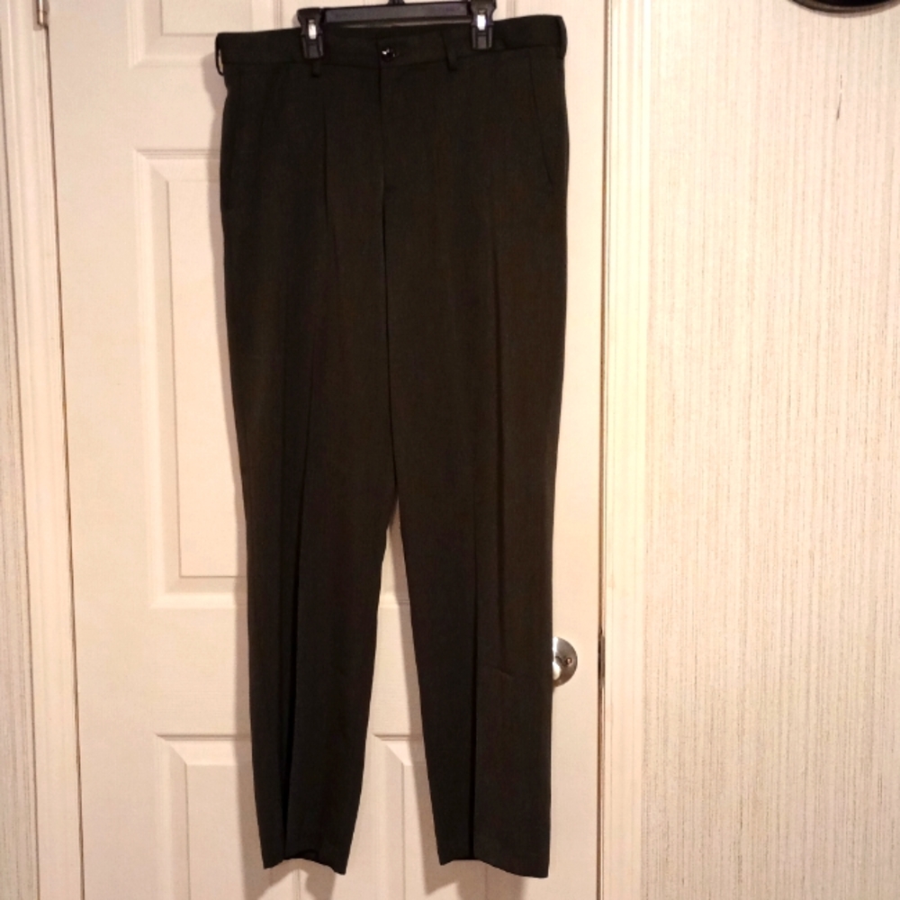 Izod Men's Size 34X32 Knit Dress Pants Dark Charcoal Flat Front Pockets EUC